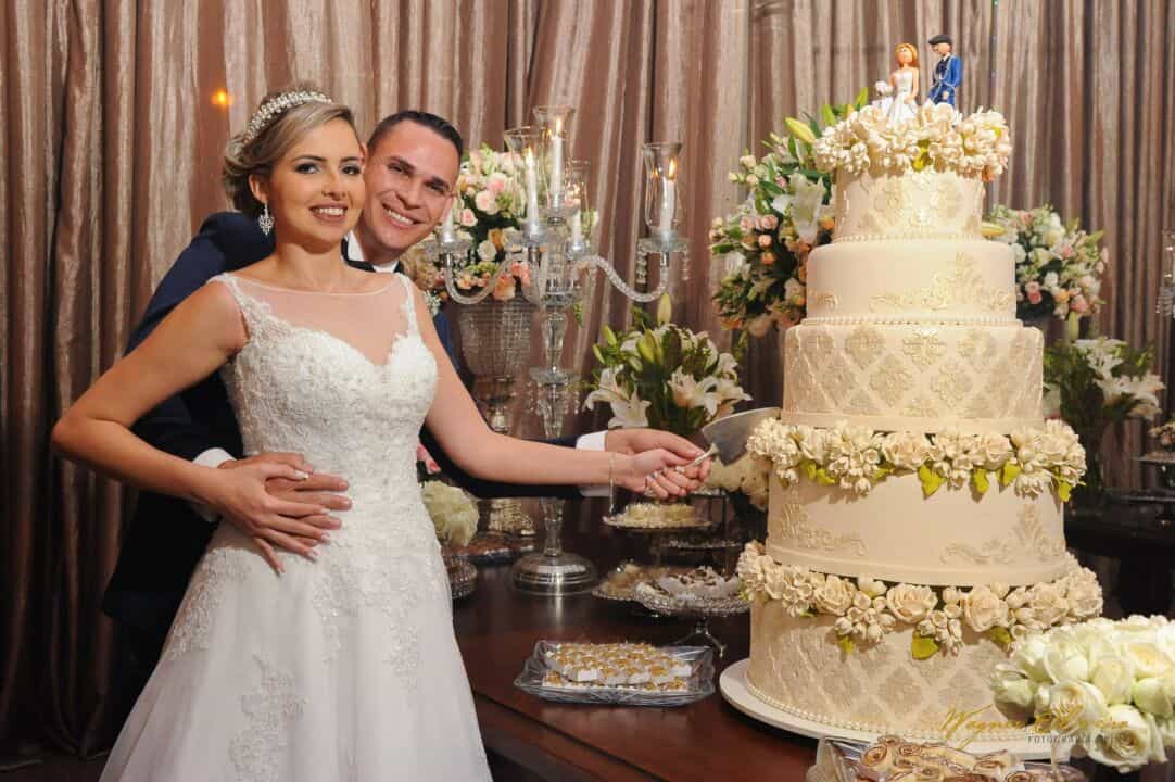 aluguel bolo fake casamento