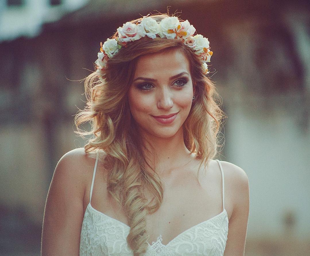 acessórios de cabelo para casamento com flores