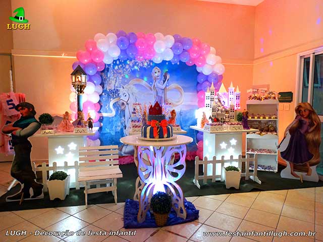 decoração festa enrolados