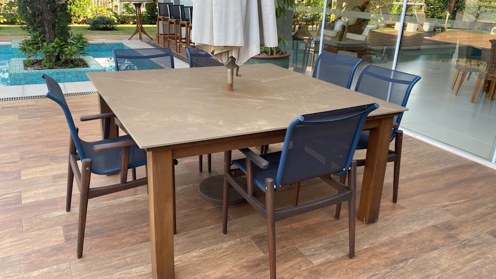 mesa de jantar quadrada para 2 pessoas