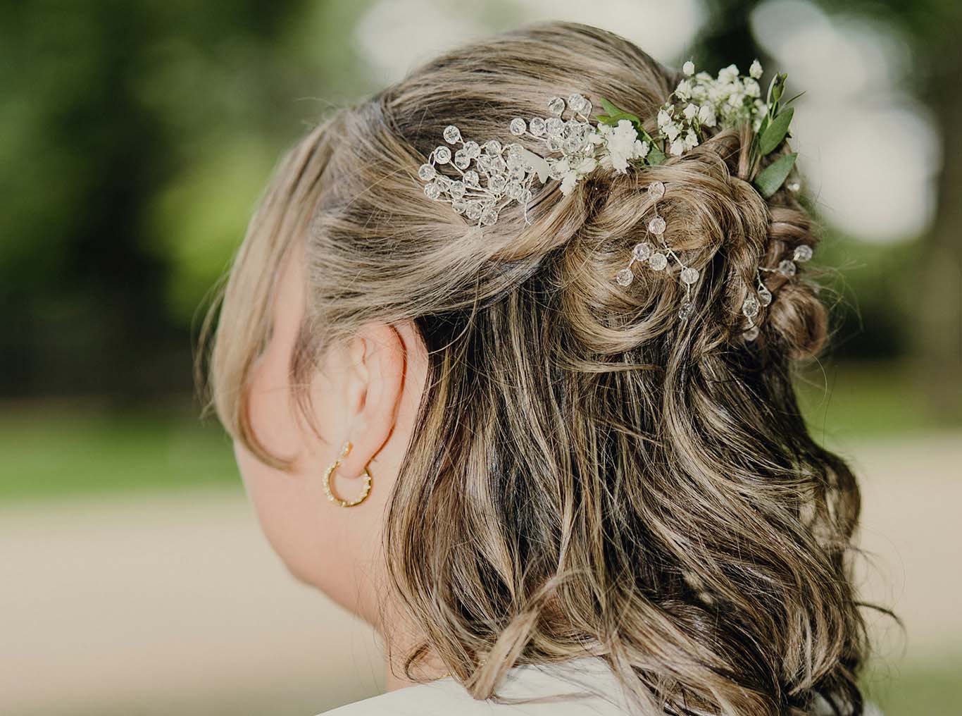 penteados de casamento cabelo curto e crespo